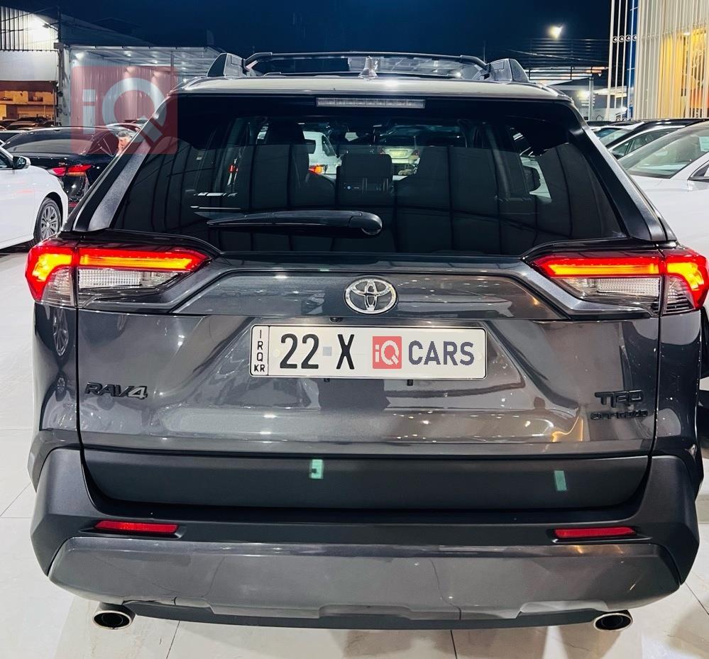 تۆیۆتا ڕاڤ 4